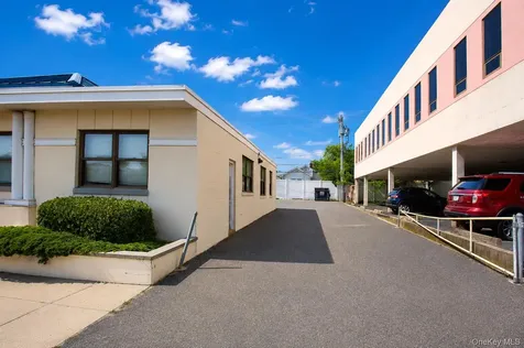 325 W Park Avenue Long Beach NY 11561