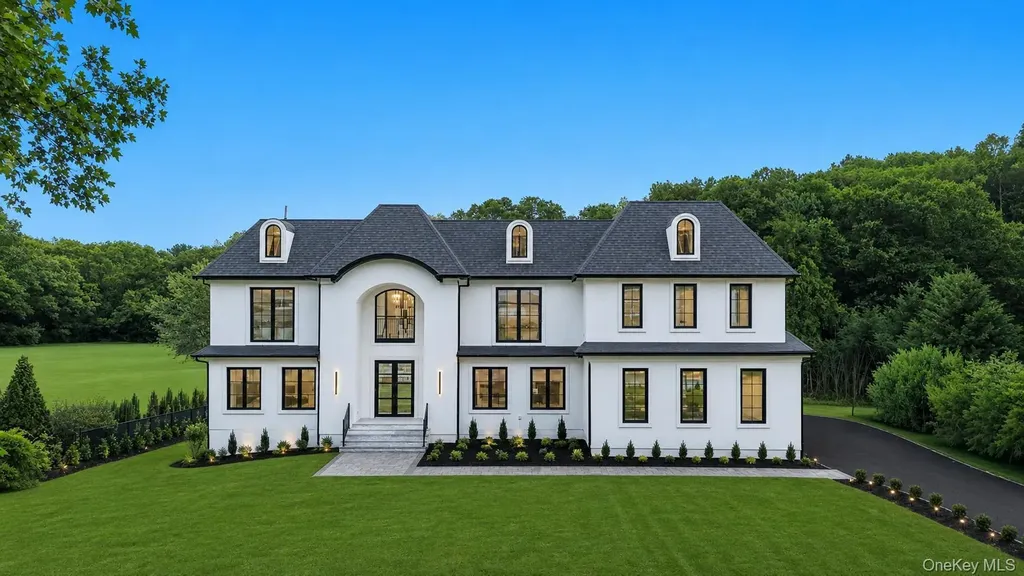 15 Folger Lane Dix Hills NY 11746