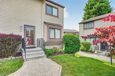 10 Squires Gate Poughkeepsie NY 12603