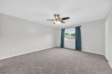 10 Squires Gate Poughkeepsie NY 12603