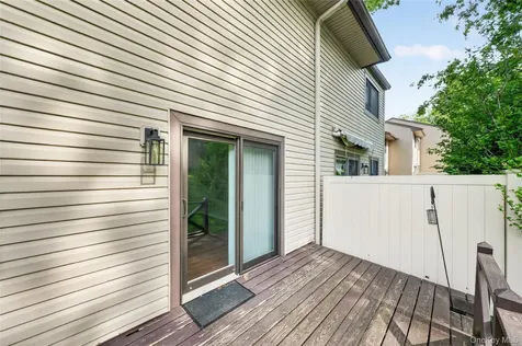 10 Squires Gate Poughkeepsie NY 12603