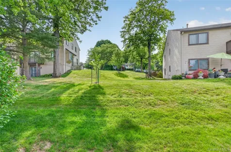 10 Squires Gate Poughkeepsie NY 12603