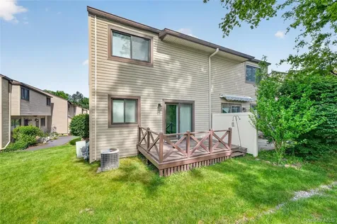 10 Squires Gate Poughkeepsie NY 12603