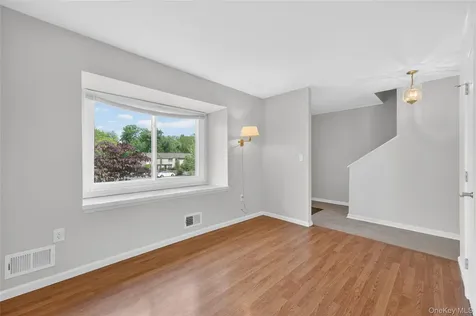 10 Squires Gate Poughkeepsie NY 12603
