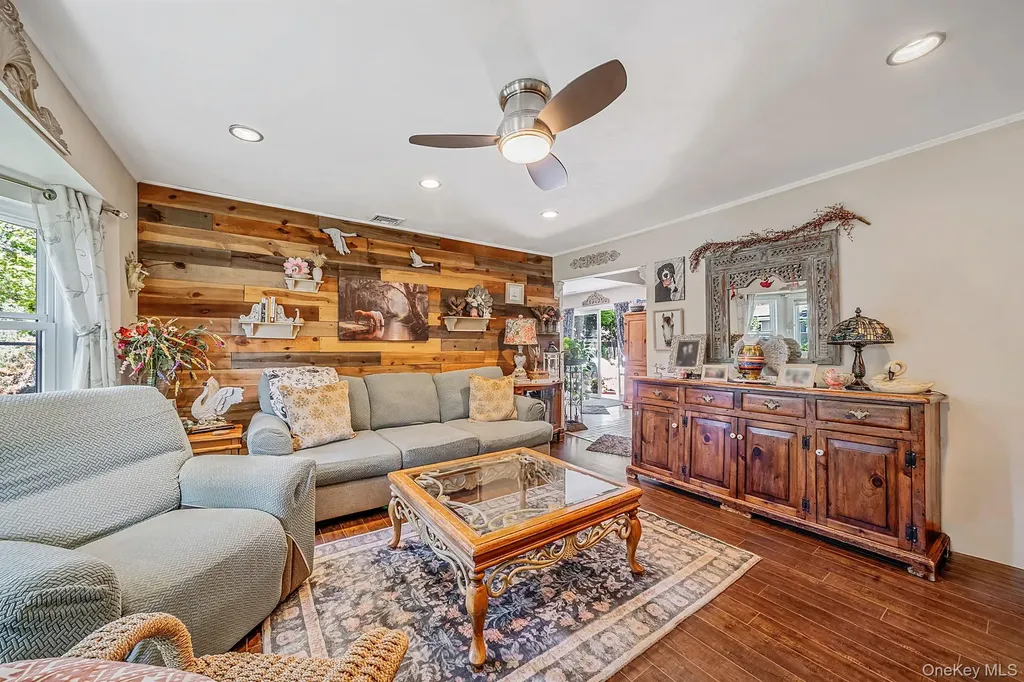 58 Royal Avenue Flanders NY 11901