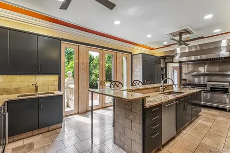 952 Cedar Swamp Old Brookville NY 11545