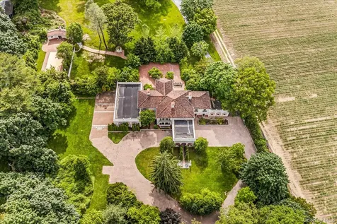 952 Cedar Swamp Old Brookville NY 11545