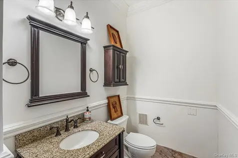 952 Cedar Swamp Old Brookville NY 11545