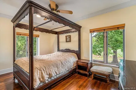952 Cedar Swamp Old Brookville NY 11545