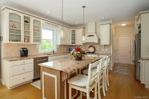 12 Nichris Lane Staatsburg NY 12580