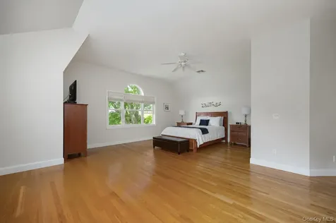 12 Nichris Lane Staatsburg NY 12580