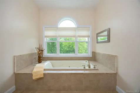 12 Nichris Lane Staatsburg NY 12580