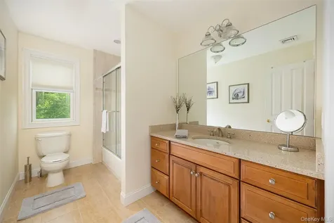 12 Nichris Lane Staatsburg NY 12580