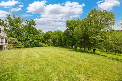 12 Nichris Lane Staatsburg NY 12580