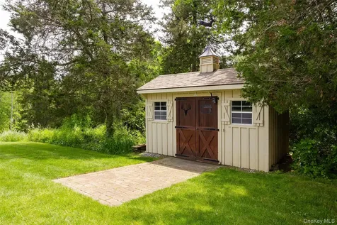 12 Nichris Lane Staatsburg NY 12580