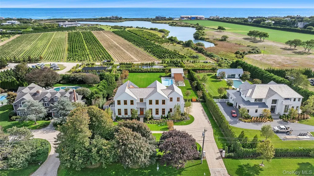 522 Wickapogue Road Southampton NY 11968
