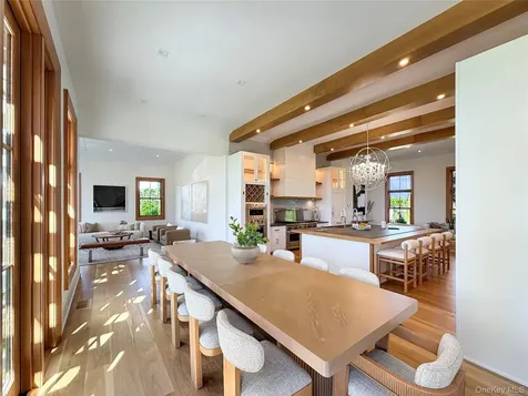 522 Wickapogue Road Southampton NY 11968