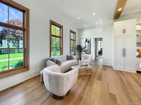 522 Wickapogue Road Southampton NY 11968