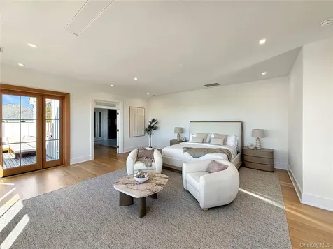 522 Wickapogue Road Southampton NY 11968