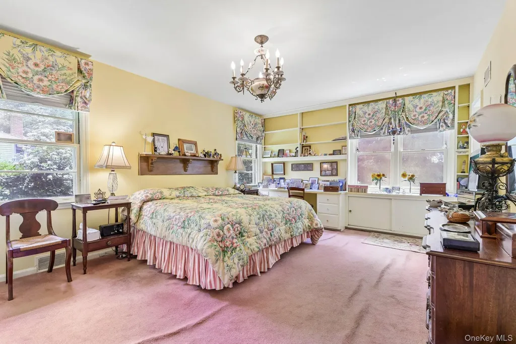 47 Mayfair Drive Huntington NY 11743