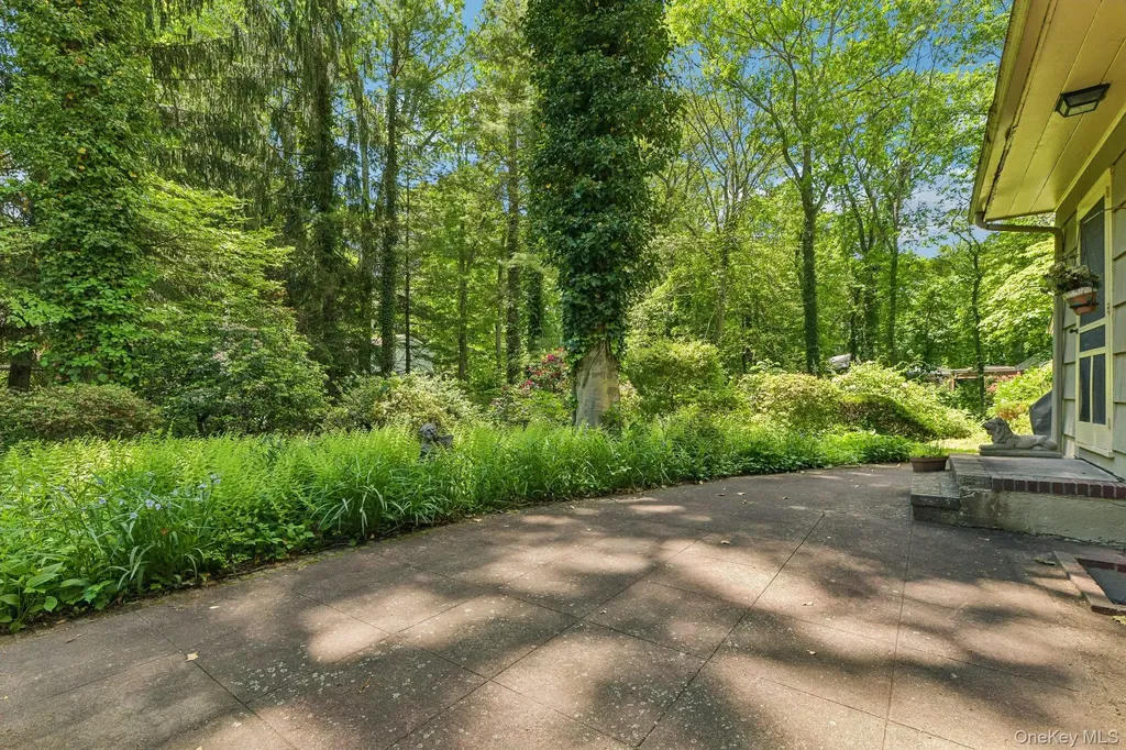47 Mayfair Drive Huntington NY 11743