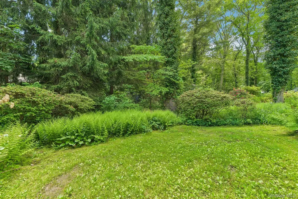 47 Mayfair Drive Huntington NY 11743