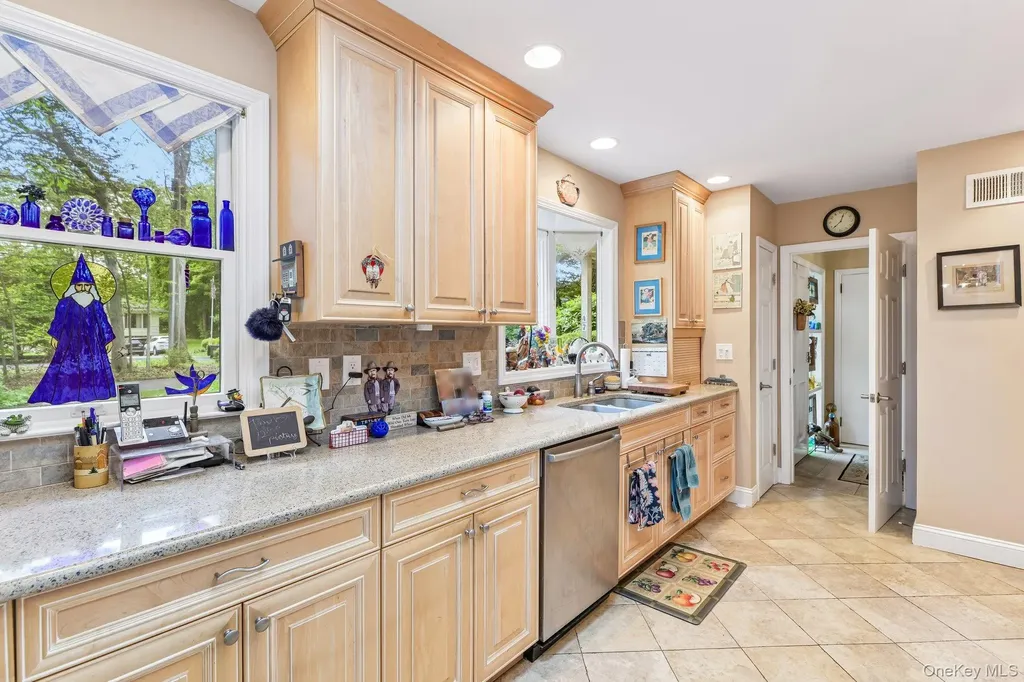 47 Mayfair Drive Huntington NY 11743