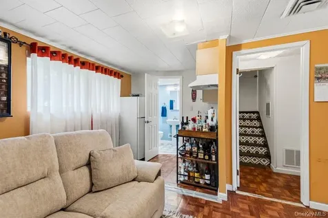 282 W 22nd Street Deer Park NY 11729