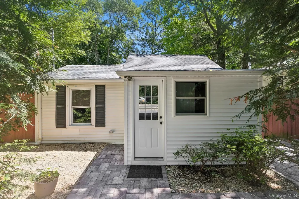 26 Flanders Boulevard Flanders NY 11901