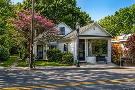 1550 Main Road Riverhead NY 11901