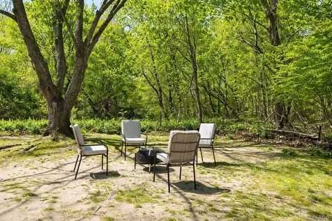 1550 Main Road Riverhead NY 11901