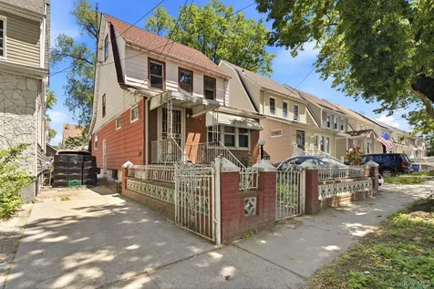 11531 197th Street Saint Albans NY 11412