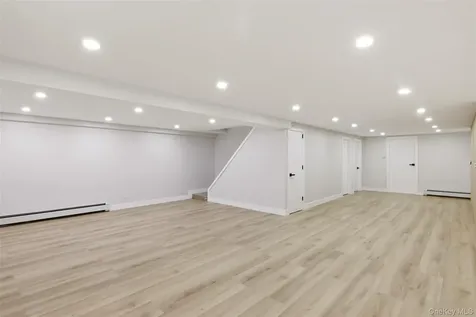 109 Nassau Drive Albertson NY 11507