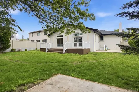 109 Nassau Drive Albertson NY 11507