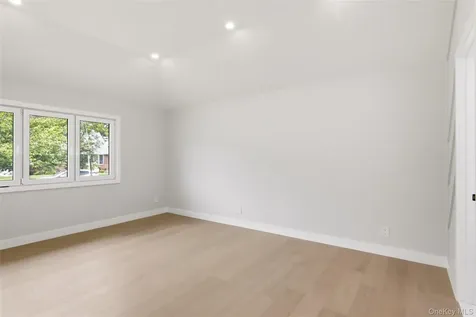 109 Nassau Drive Albertson NY 11507