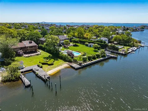 164 W Islip Road West Islip NY 11795