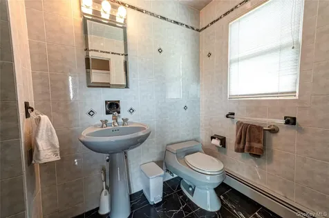 164 W Islip Road West Islip NY 11795