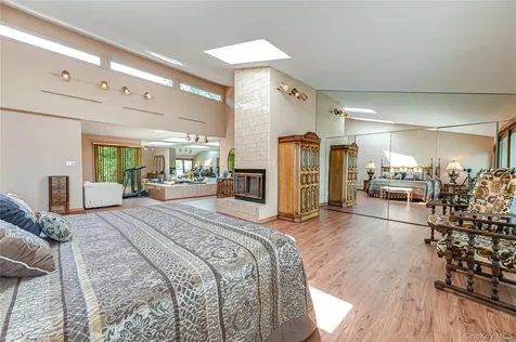 164 W Islip Road West Islip NY 11795