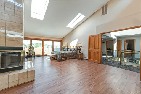164 W Islip Road West Islip NY 11795
