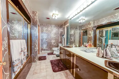 164 W Islip Road West Islip NY 11795
