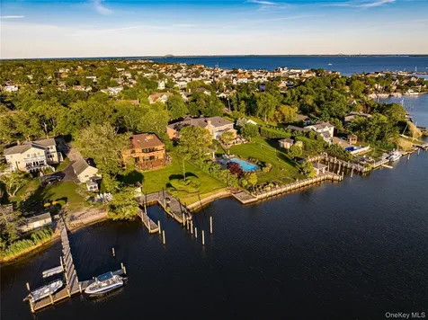 164 W Islip Road West Islip NY 11795