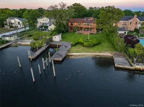 164 W Islip Road West Islip NY 11795