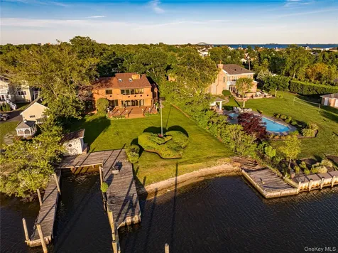 164 W Islip Road West Islip NY 11795