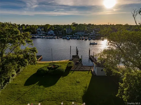 164 W Islip Road West Islip NY 11795