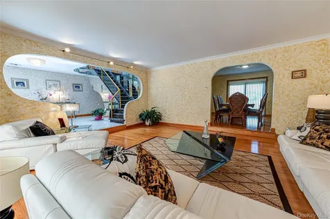 164 W Islip Road West Islip NY 11795