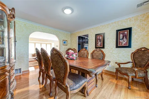 164 W Islip Road West Islip NY 11795