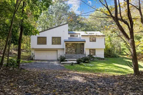 103 Old Highland Turnpike Garrison NY 10524