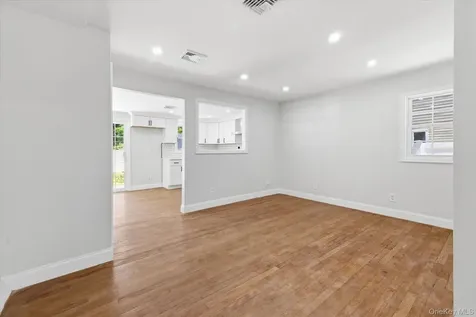 27 New Avenue Wyandanch NY 11798