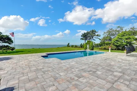 6 Last Lane Hampton Bays NY 11946