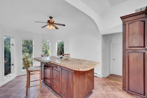 6 Last Lane Hampton Bays NY 11946